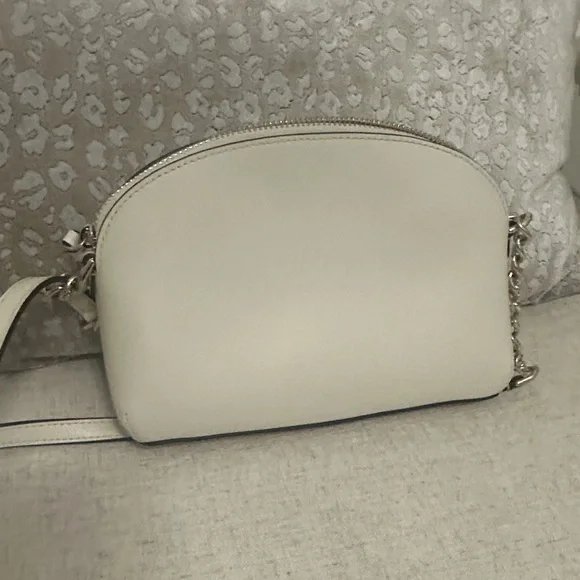 Kate Spade Ivory Crossbody Bag with Gold Chain - Picture 5 of 6